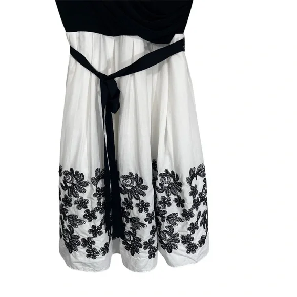 SLNY Black and White Embroidered Fit and Flare Dress 12 - Picture 7 of 11